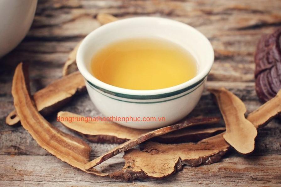 Nấm linh chi thái lát sắc nước