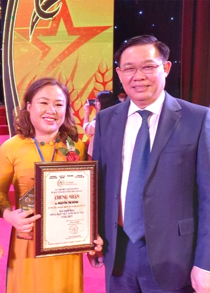 Bà Nguyễn Thị Hồng được vinh danh Nông dân Việt Nam  xuất sắc